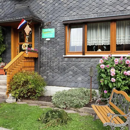 In Thuringian Forest With Garden Apartment Schwarzatal